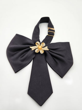 Black Jenny Bow-Brooch Edition
