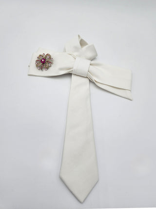 White Grace Bowtie-Brooch Edition