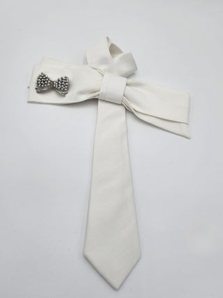 White Grace Bowtie-Brooch Edition